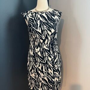 Ann Taylor Black & White Leaf Print Sheath Dress Size 4